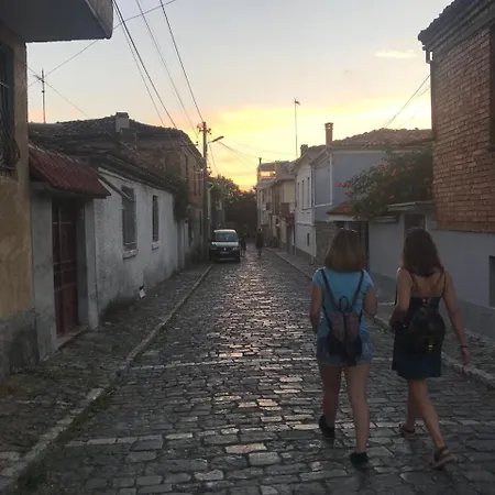 At Korce