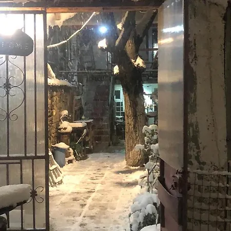 At 招待所 科尔察