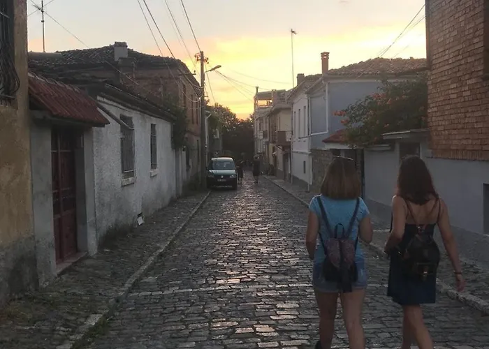 At Korça